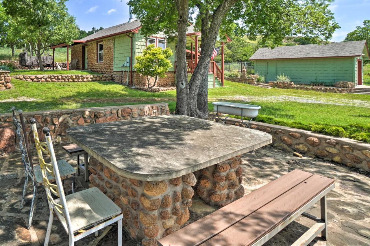 Enchanting Hilltop Cottage In Medicine Park! Εξωτερικό φωτογραφία