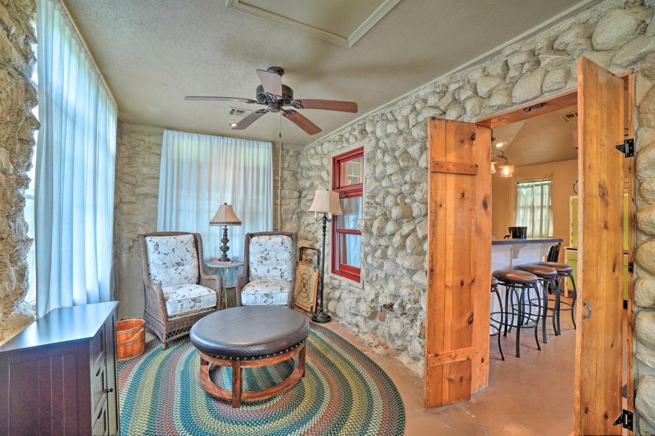 Enchanting Hilltop Cottage In Medicine Park! Εξωτερικό φωτογραφία