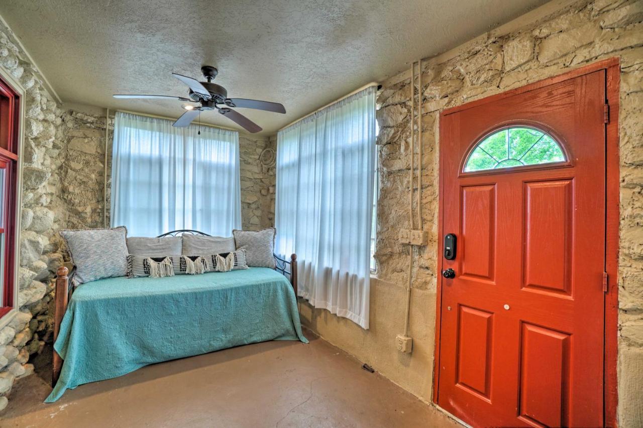 Enchanting Hilltop Cottage In Medicine Park! Εξωτερικό φωτογραφία