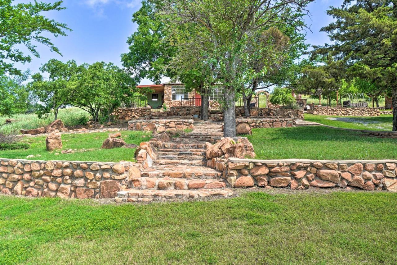 Enchanting Hilltop Cottage In Medicine Park! Εξωτερικό φωτογραφία